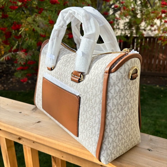 BRAND NEW Mercer Medium Signature Logo and Leather Belted Satchel - VANILLA - Picture 3 of 5